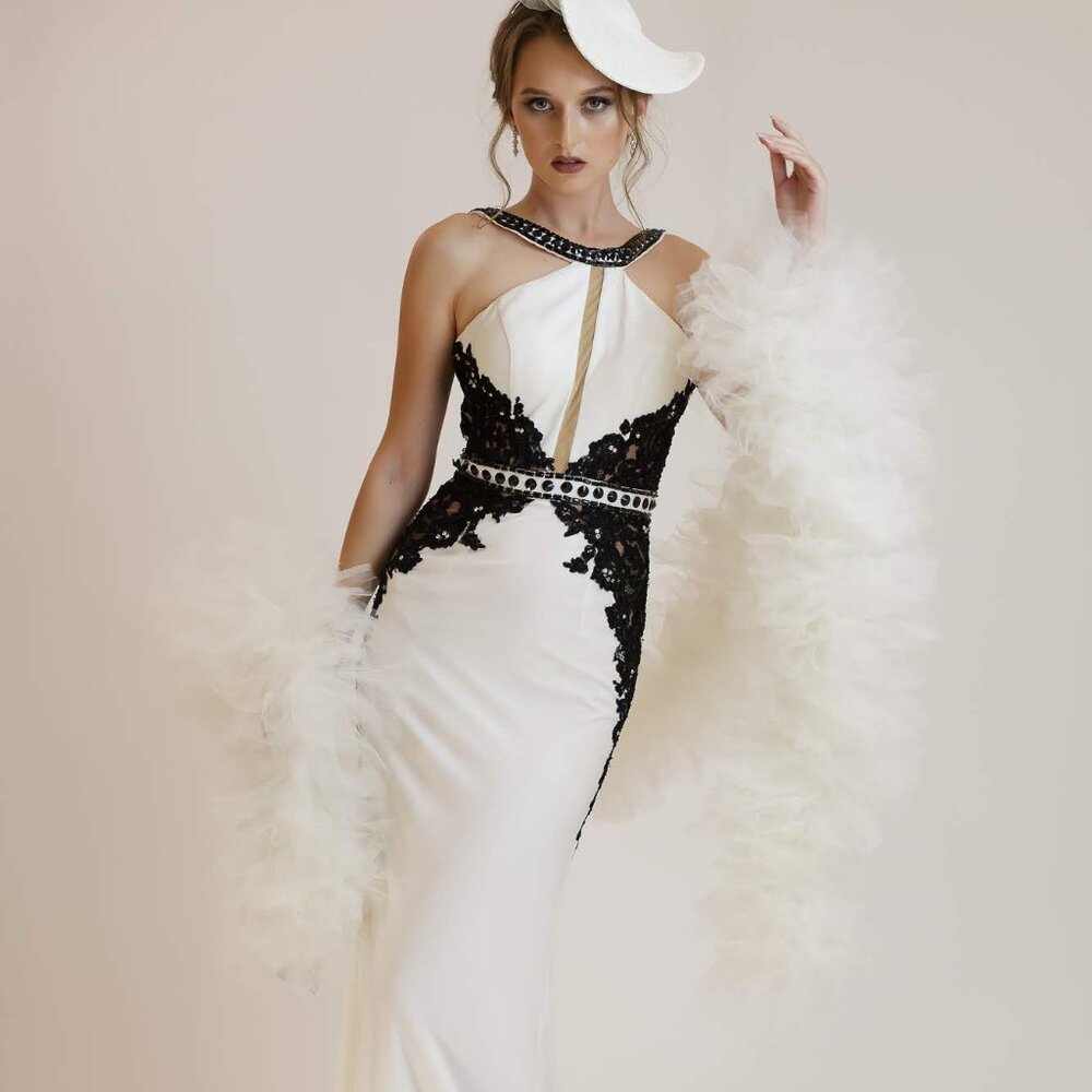 NWT Sherri Hill Elegant Black and White Stretch Jersey Evening Gown, Size 2